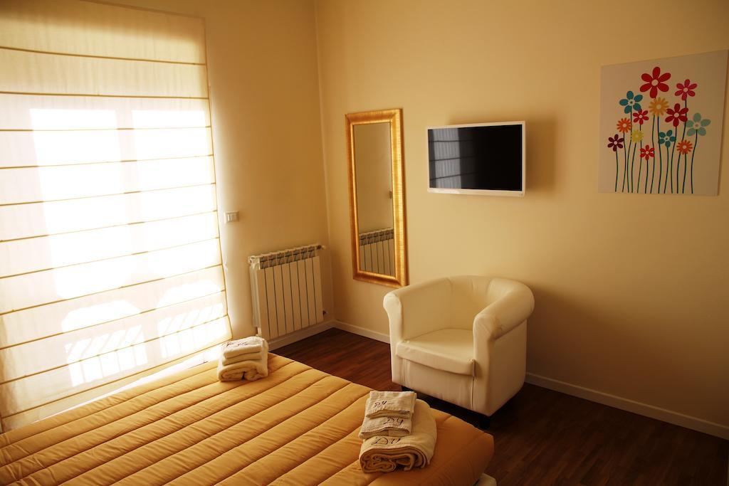 Domus Yenne Suites Cagliari Kamer foto