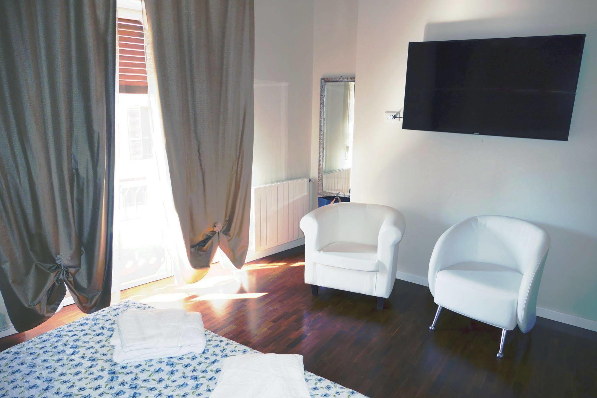 Domus Yenne Suites Cagliari Buitenkant foto